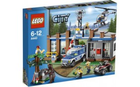 База полиции в лесу Lego City