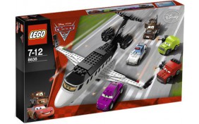 Побег на шпионском самолете Lego Cars 2