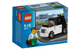 Маленький автомобиль Lego City